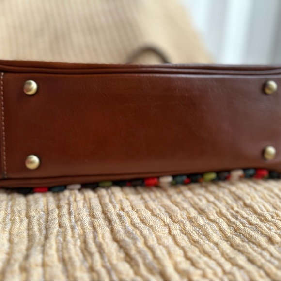 RARE Patricia Nash leather satchel w/exquisite wooden beadwork & unique latch. - Picture 7 of 9